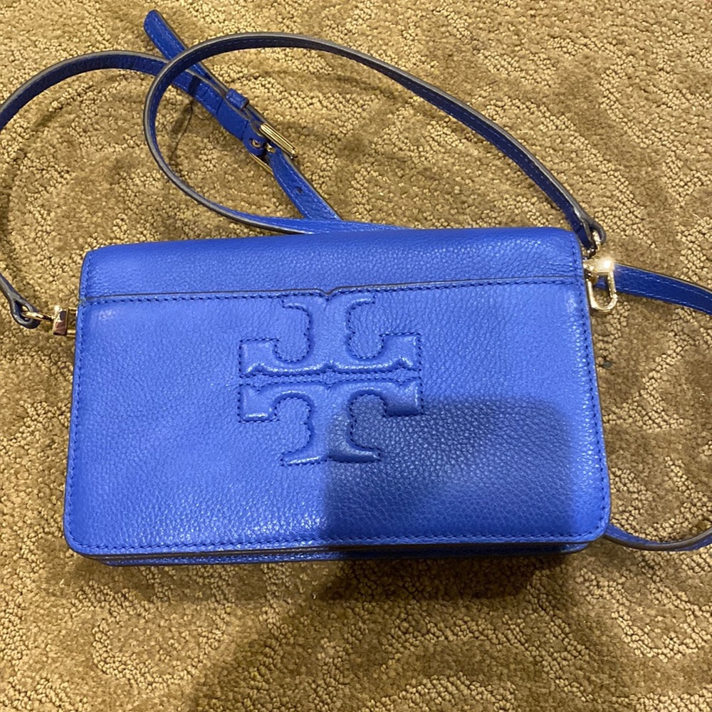Tory Burch crossbody. Pretty blue color. Perfect condition